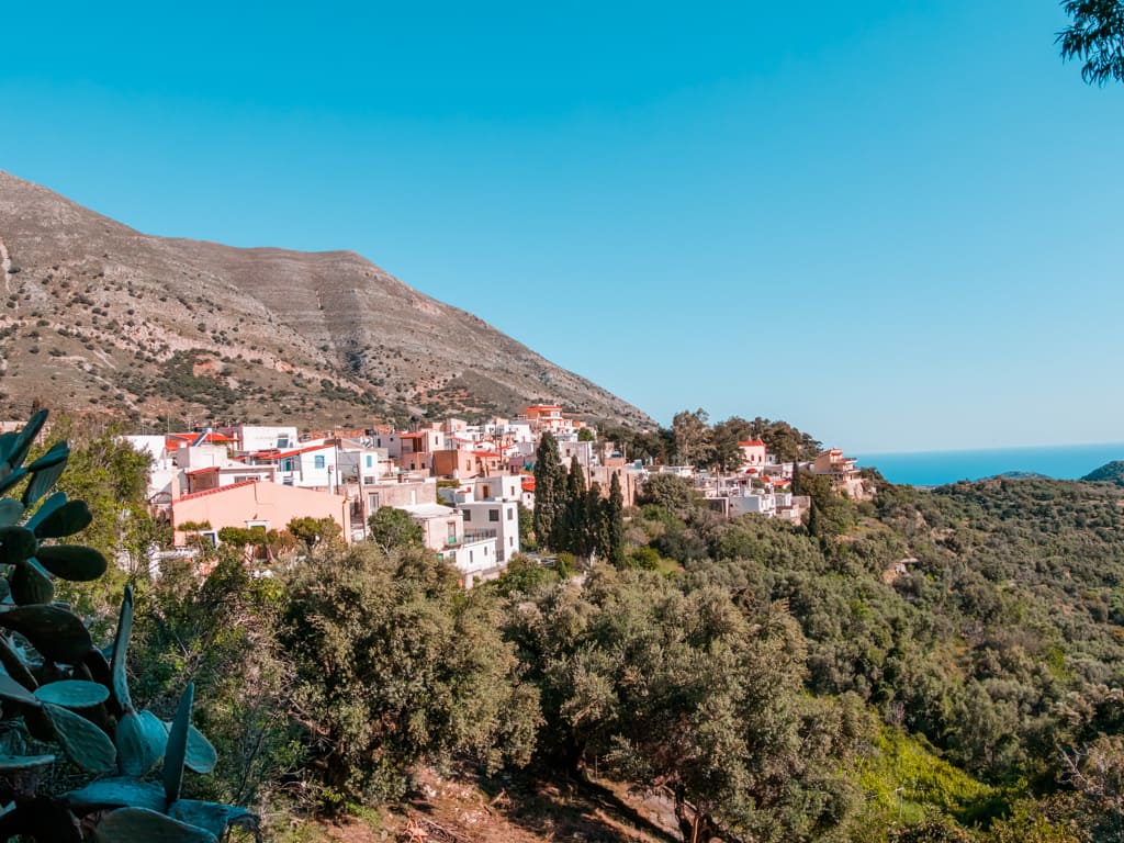 lastros crete pueblo griego de montaña