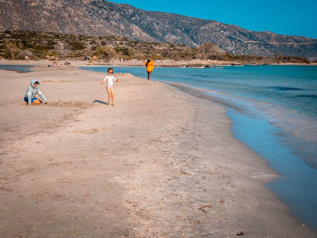 Playa de Elafonisi en Creta con niños