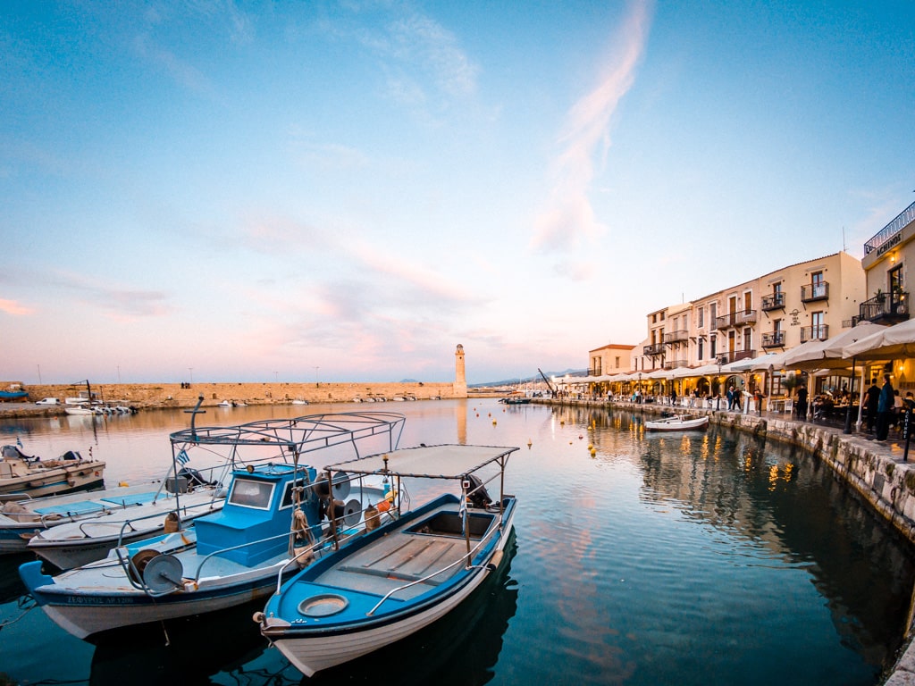 Haven en vuurtoren van Rethymno