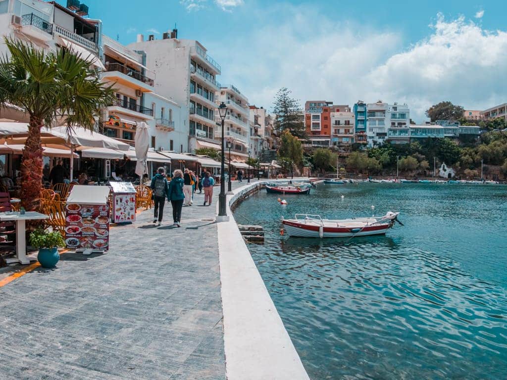 El lago Voulismeni es el símbolo de Agios Nikolaos