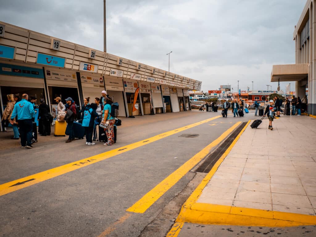 Huurauto ophalen op de luchthaven & Heraklion