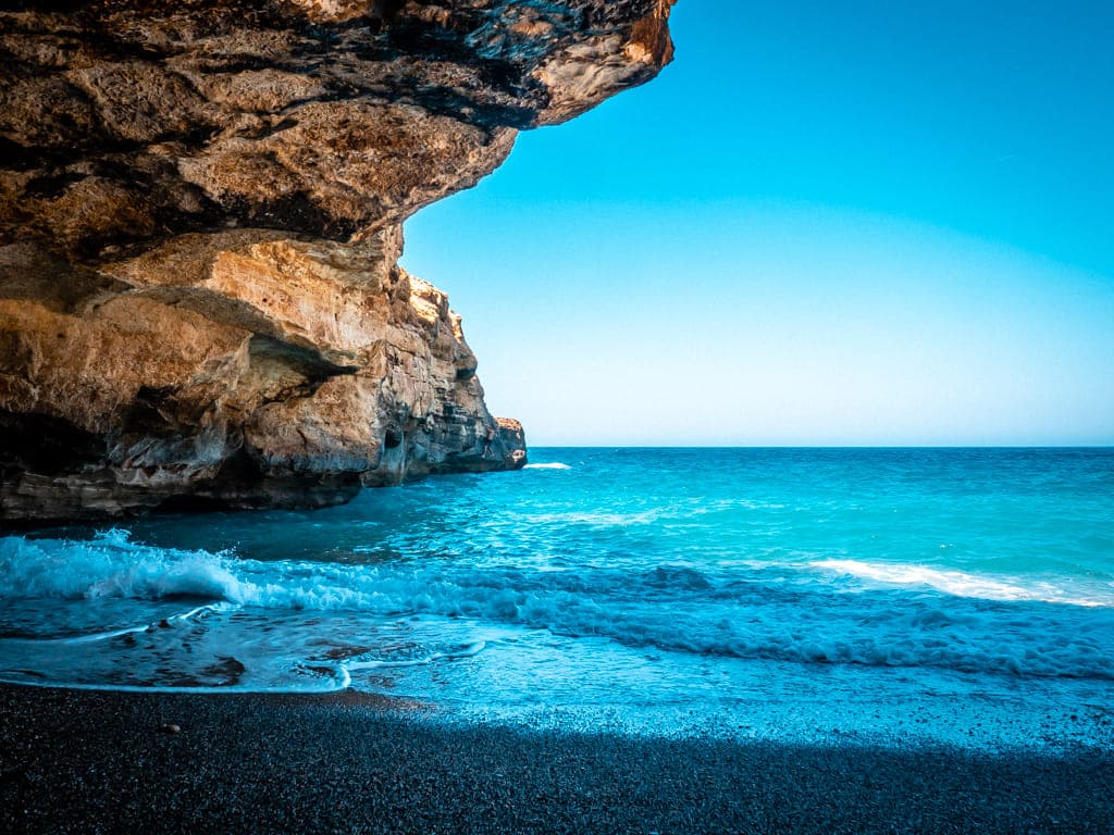 Grotte de la plage de Spilies