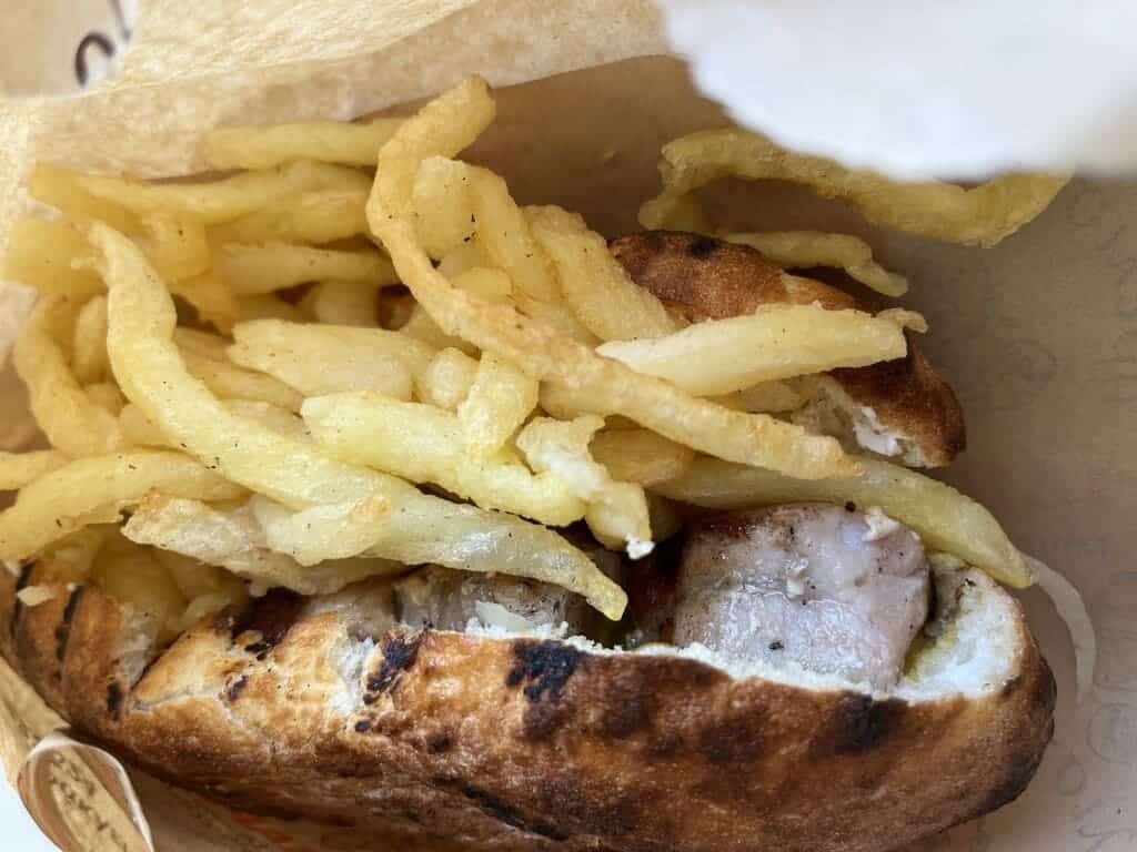 Filia Giannari Souvlaki de porc avec frites Héraklion