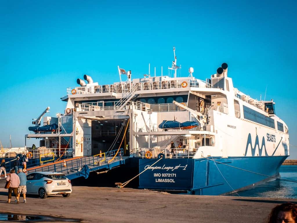 Ferry a Santorini desde el Puerto de Heraklion